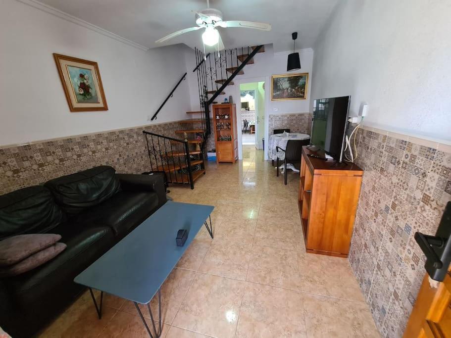 Marble Manor Guest House Los Alcazares Ngoại thất bức ảnh