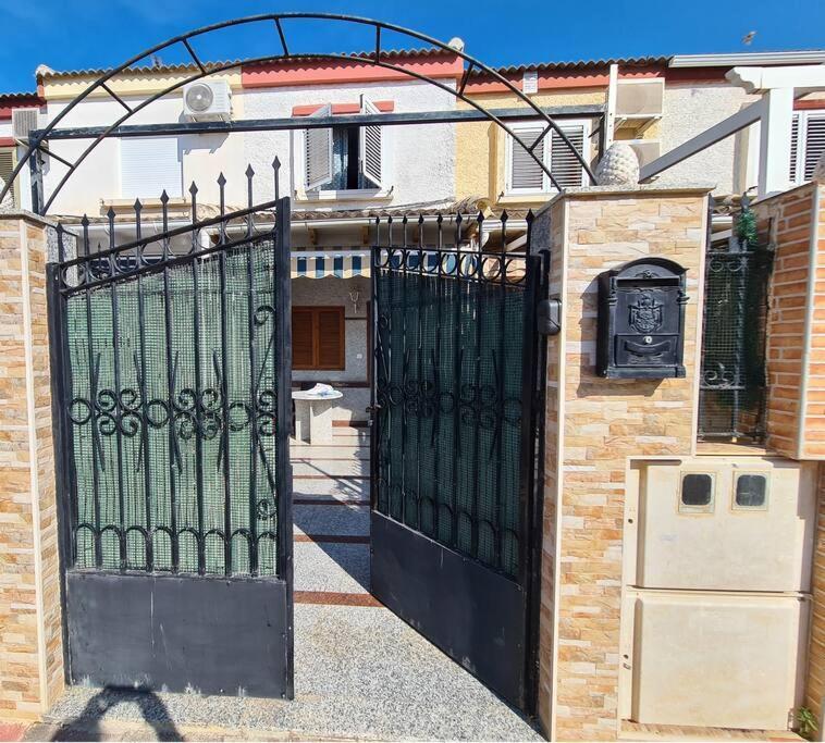 Marble Manor Guest House Los Alcazares Ngoại thất bức ảnh
